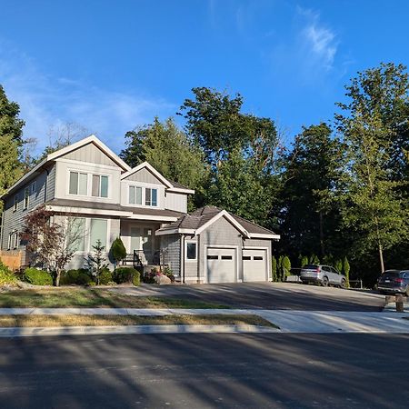 Entire Forest Home Near Nature & Amenities Surrey Exterior photo
